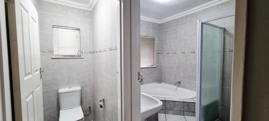 5 Bedroom Property for Sale in Bayswater Free State